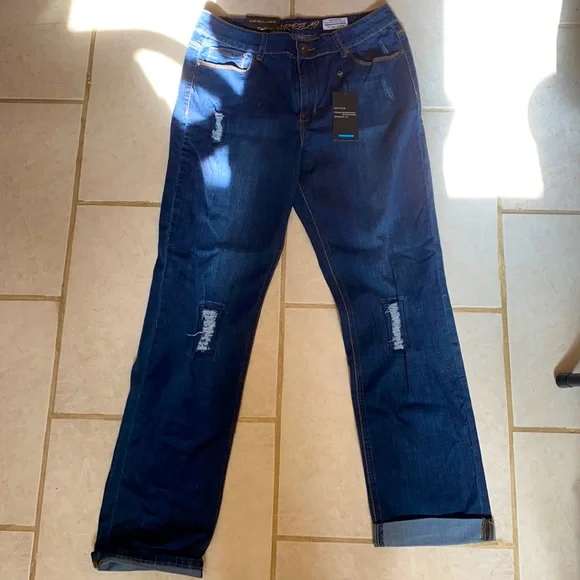 Jeans - Picture 1 of 3